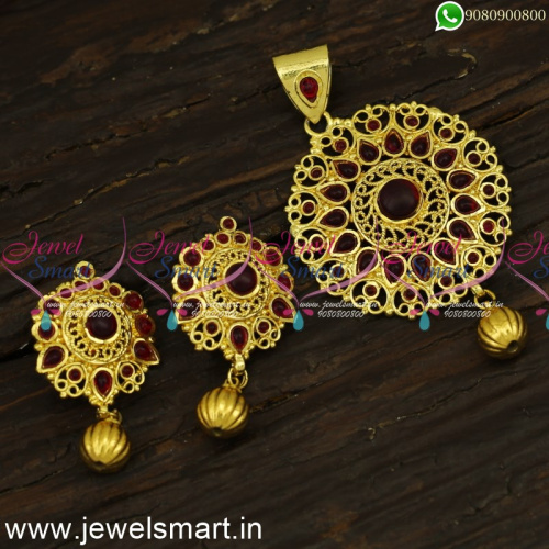 Kemp Stones Traditional Light Weight Gold Pendant Set Designs Online PS24323