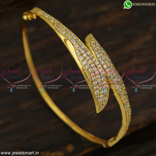Stylish Gold Plated Bracelets Suitable For Daily Wear White Stones B23008