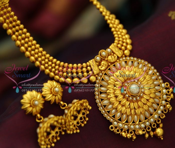 Gold broad pendant design online