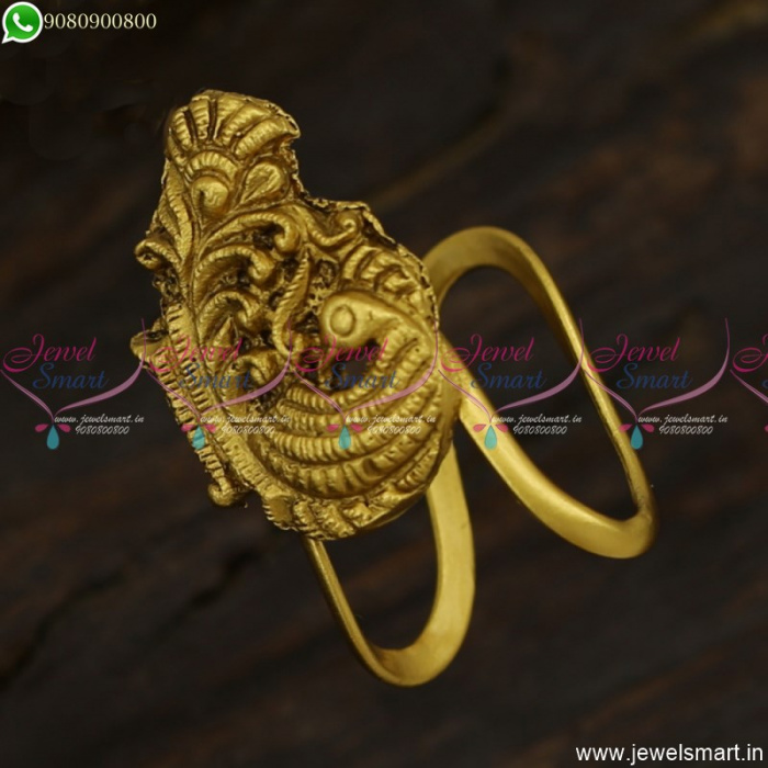 Classic Checkered 22k Gold Vanki Ring – Andaaz Jewelers