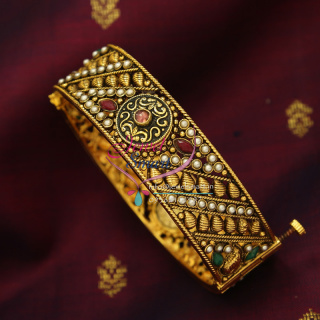 B0118 2.8 Size SIze Antique Open Type Bangles with Synthetic  Stones